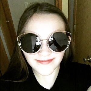 Meet your Posher, Eva