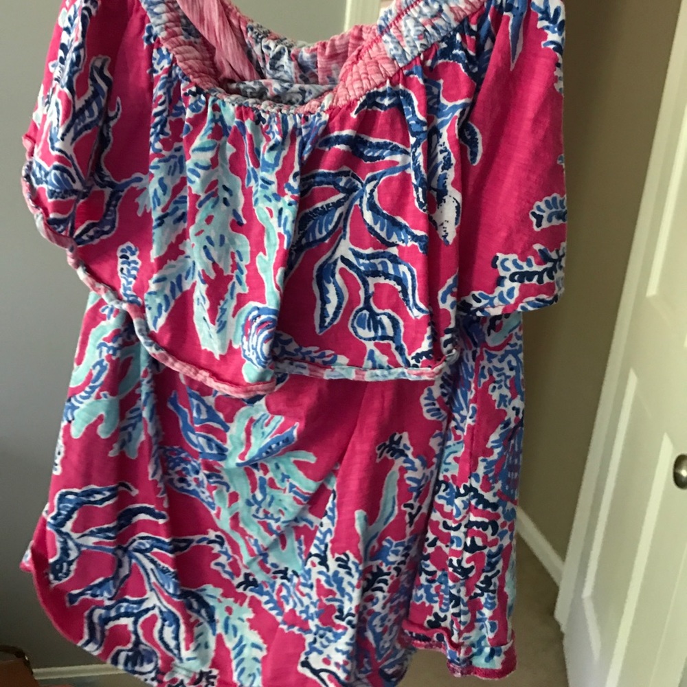 Lily patterned tank