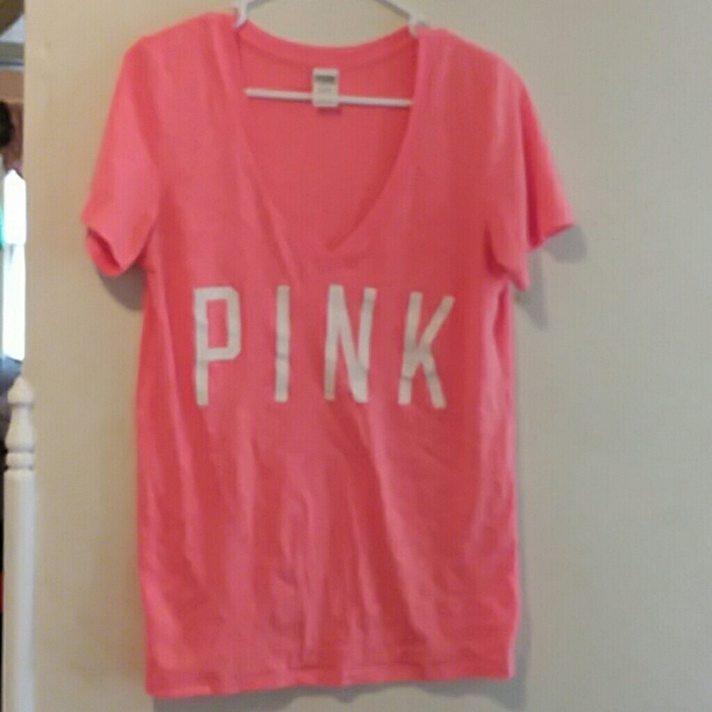 VS PINK T-SHIRT VNECK PEACH COLORED SIZE L