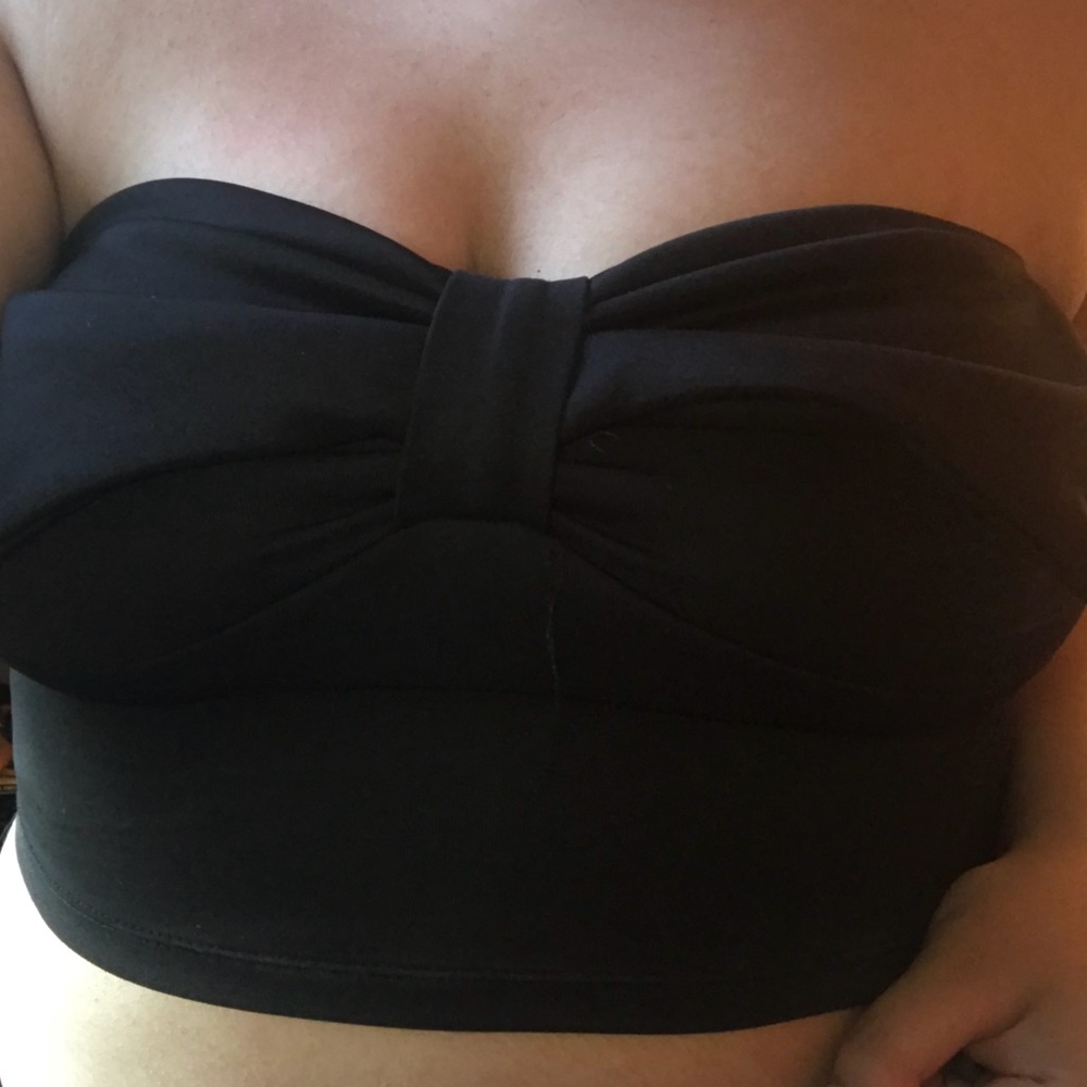 Black strapless bandou