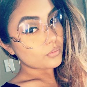 Meet your Posher, Gabriela