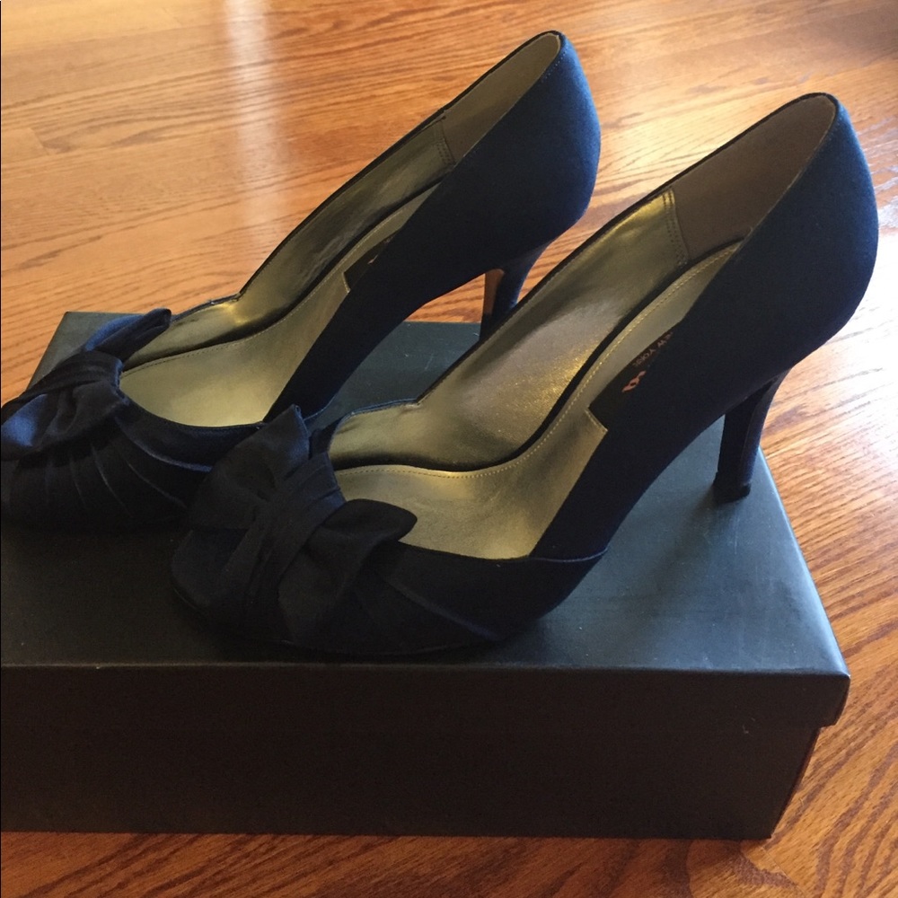Nina heels. Navy