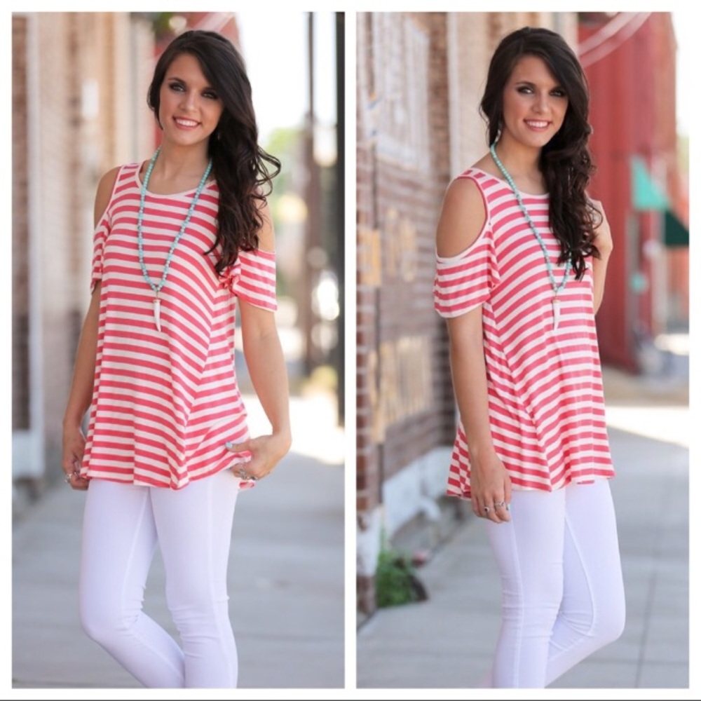 💙 LAST ONE 💙 Coral Striped Cold Shoulder Tunic