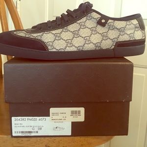 Gucci Supreme Low with bag.