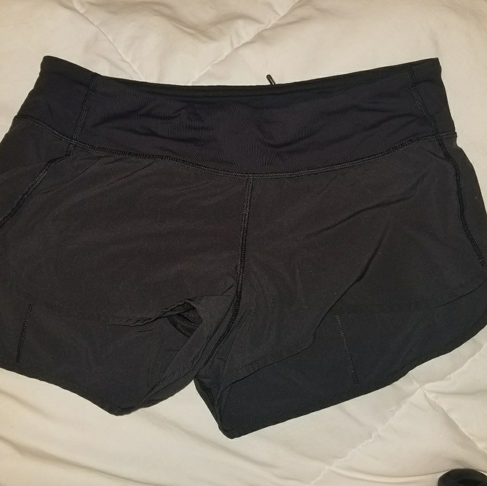 Lululemon speed shorts sz 6