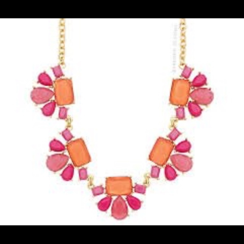 Statement necklace 💗✨gorgeous!