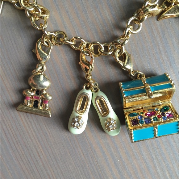 Disney charm bracelet - Picture 2 of 5