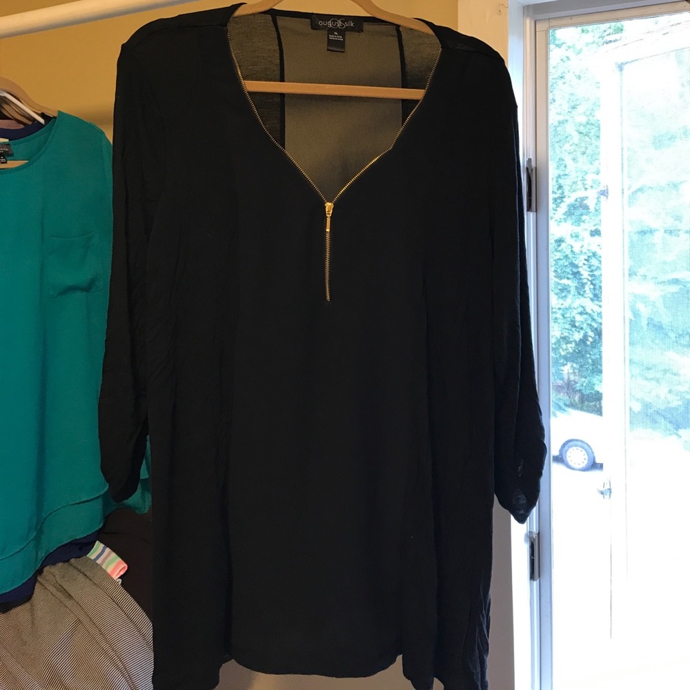 August Silk black top XL