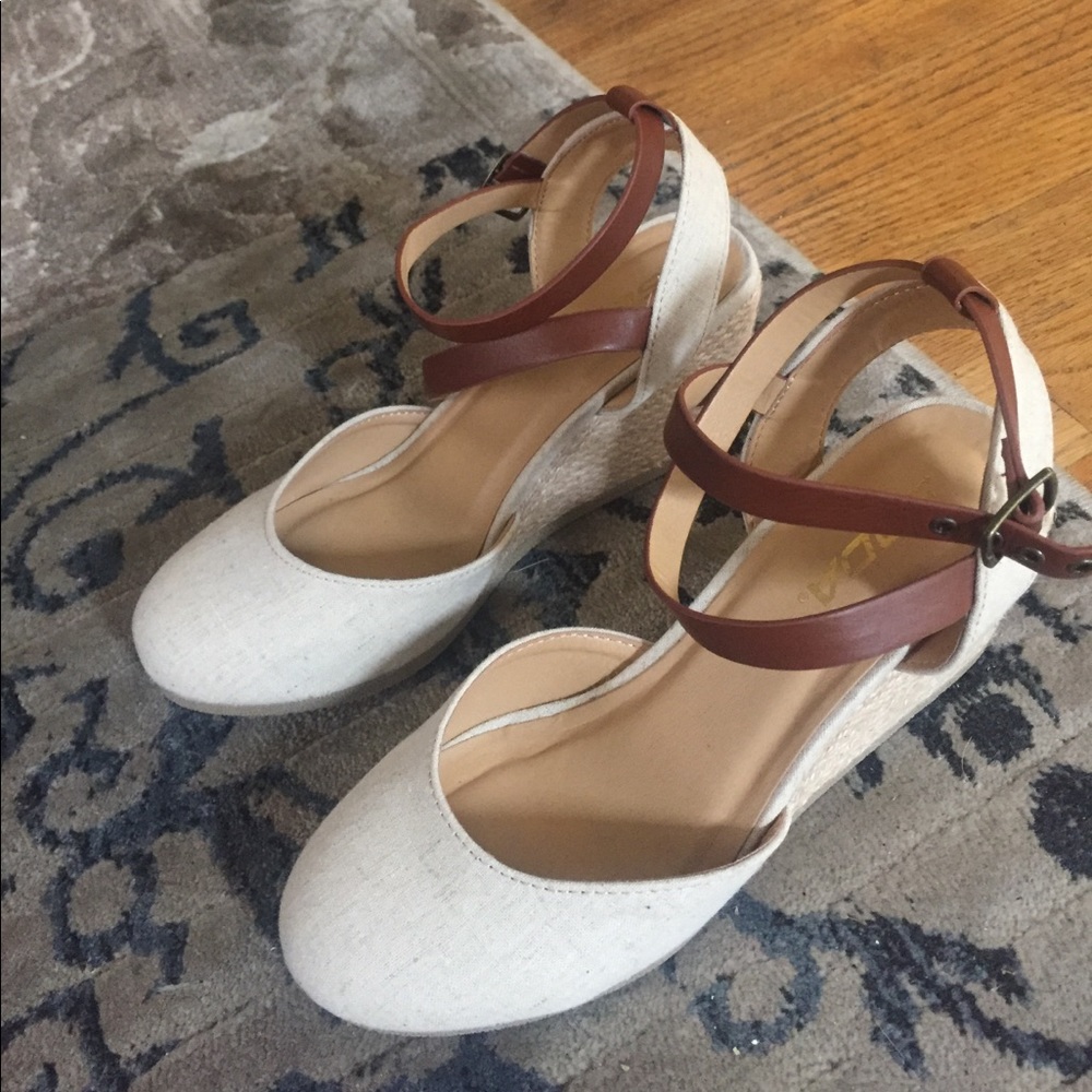 NEW Soda espadrille wedges. So comfortable!