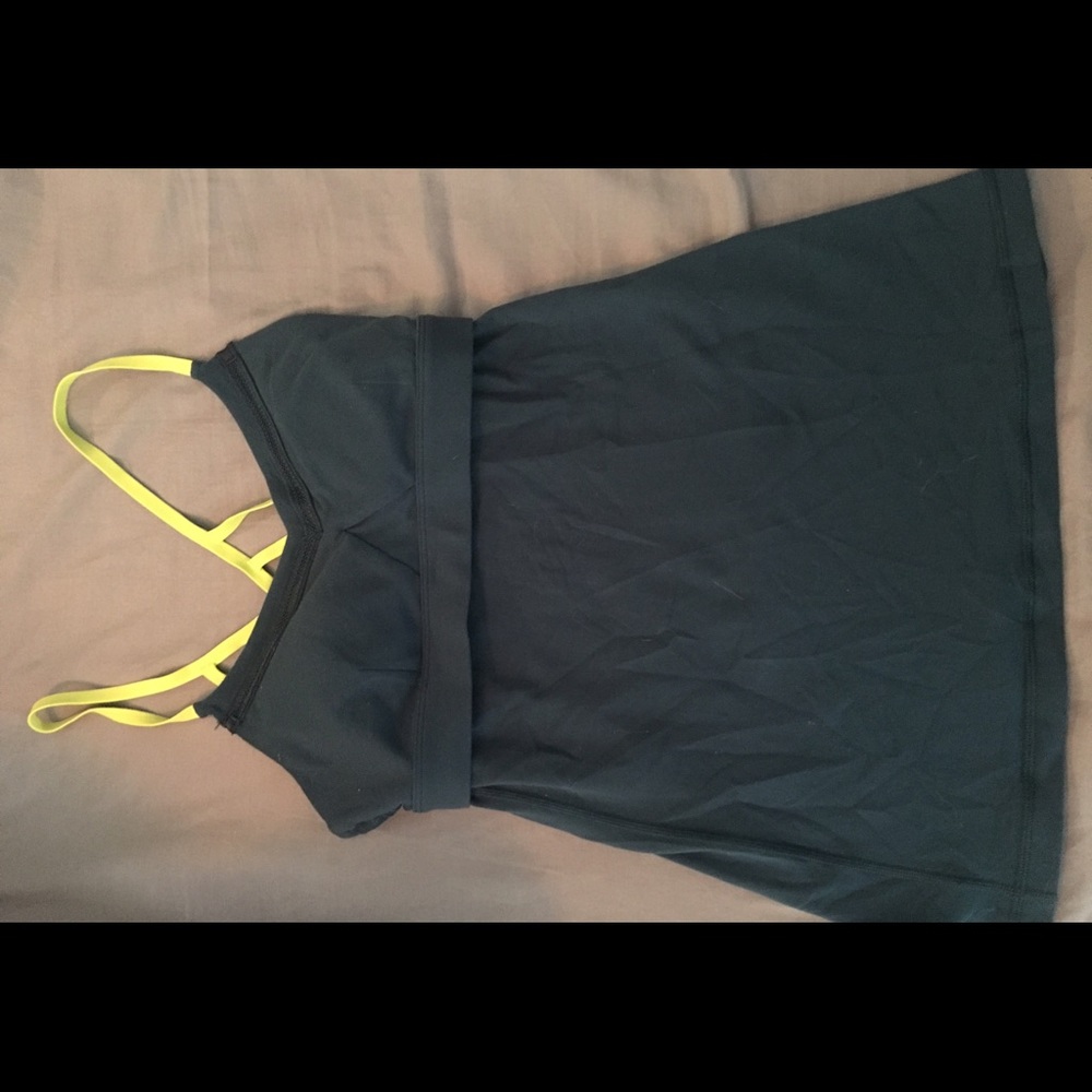 Lululemon Tank. Excellent condition.