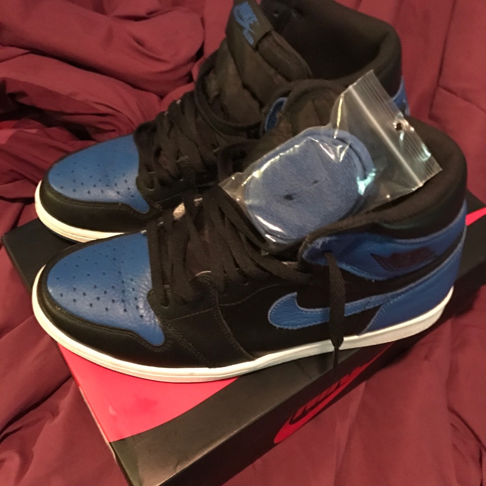 Jordan retro royal 1's