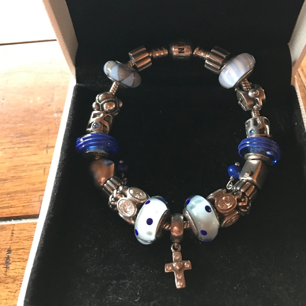 AUTHENTIC ***PANDORA BRACELET ***