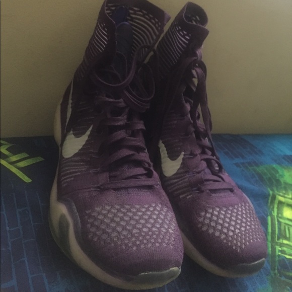 Athletic_Shoes