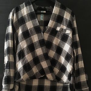 Gray and white flannel with a clip and frocket