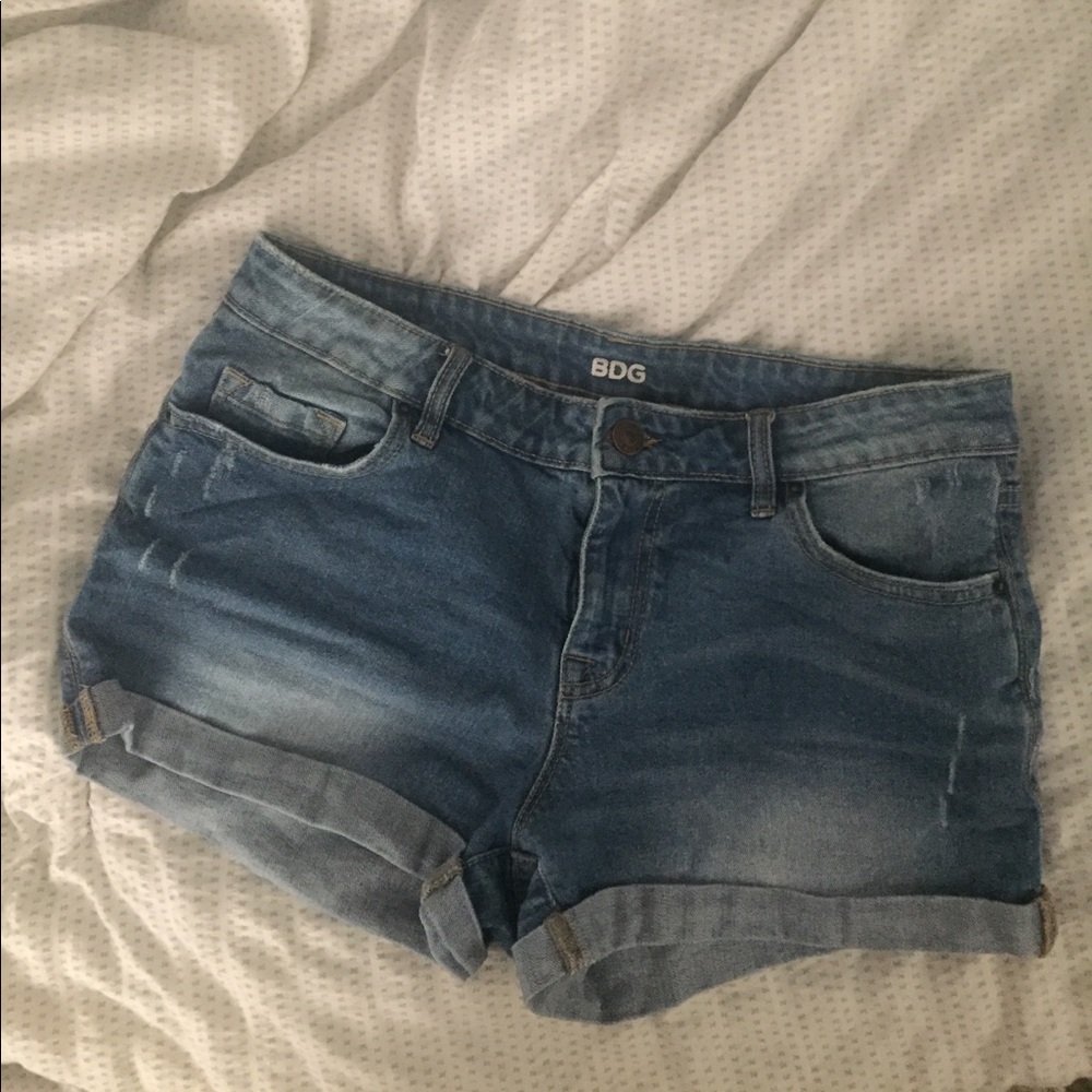 BDG mid rise Shorties