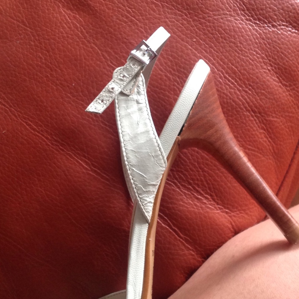 FREE‼️Beautiful Sling Back Heels - Picture 3 of 3