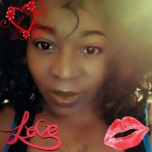 Meet your Posher, Adrienne