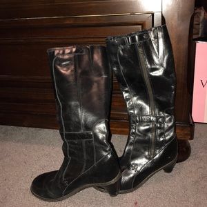 Doc Marten's high leg boots