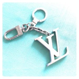 Louis Vuitton LV Keyring