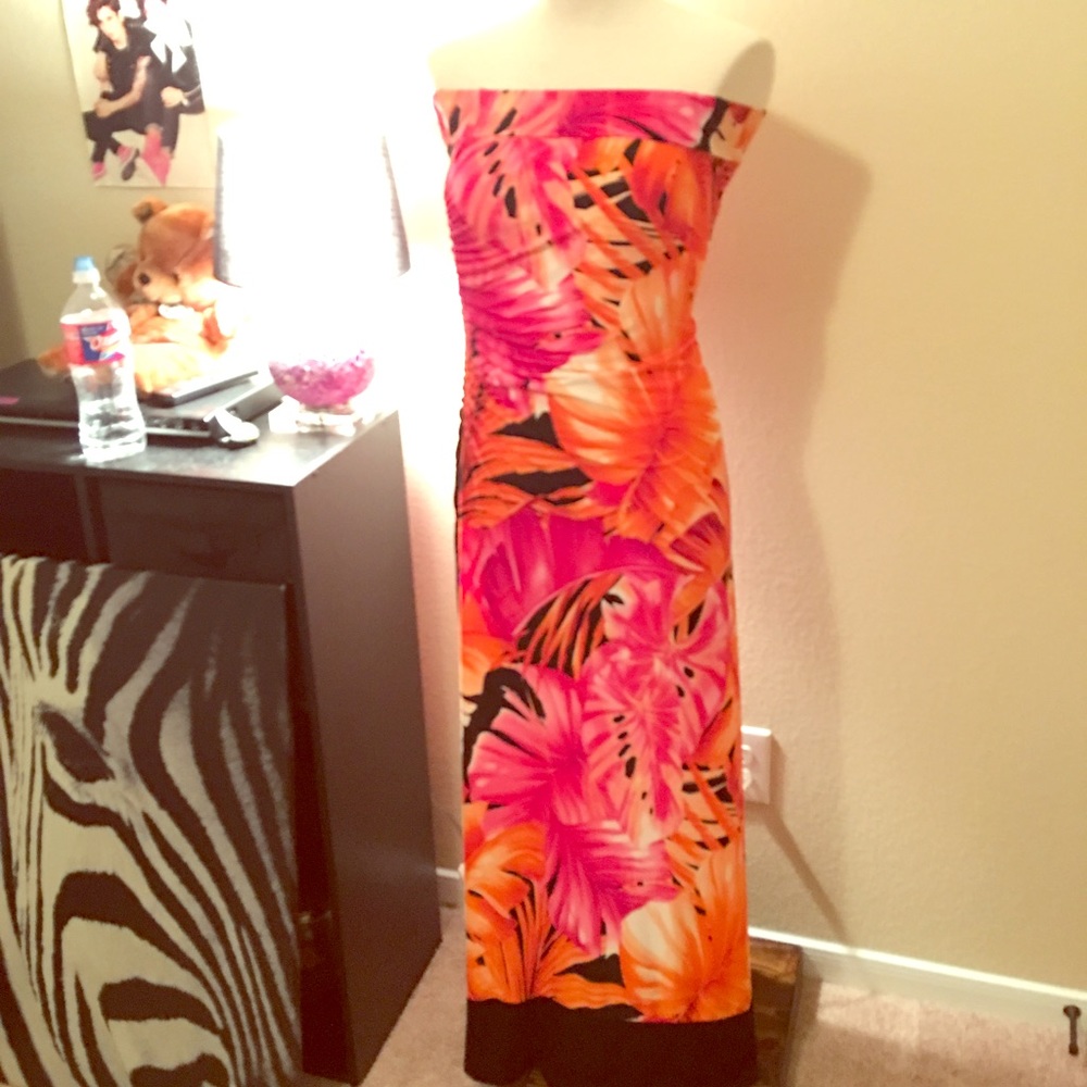 Venus gorgeous strapless dress