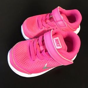 Nike Size 5 Toddler Sneakers