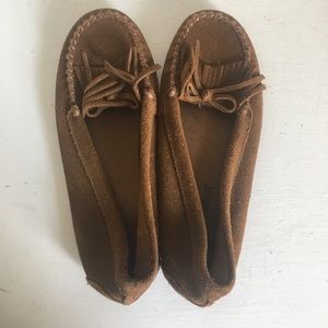 Minnetonka size 7 lightly worn