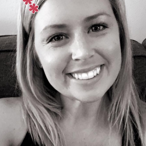 Meet your Posher, Jennifer - Picture 1 of 1