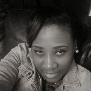 Meet your Posher, Adrienne