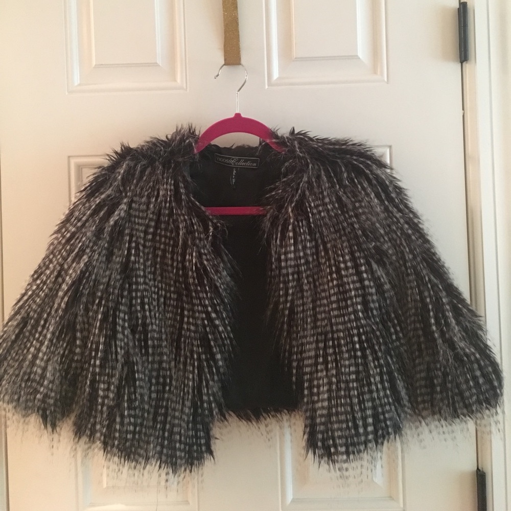Vigoss Collection Faux Fur Cropped Jacket