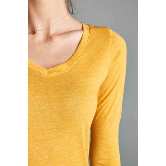 LAST ONE! Fall Basic V Neck - Mustard - Picture 2 of 4