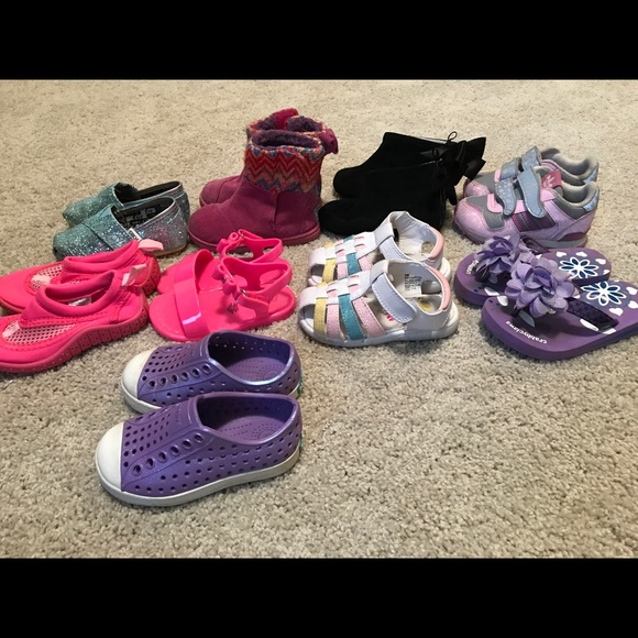 Toddler Size 5 Shoes - Picture 2 of 2