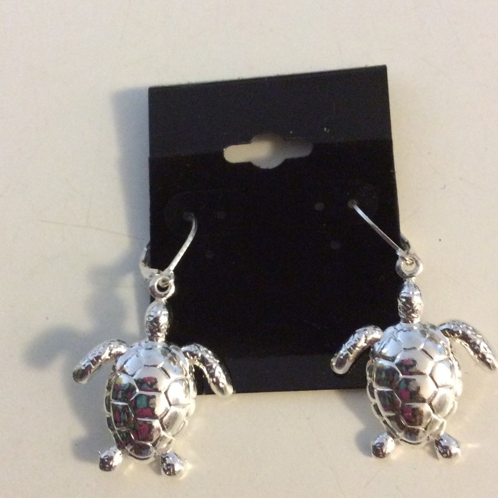SILVER FASHION TURTLE EARRINGS NWT