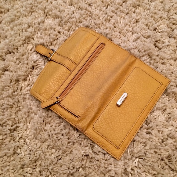 Nine West Wallet - Picture 4 of 4