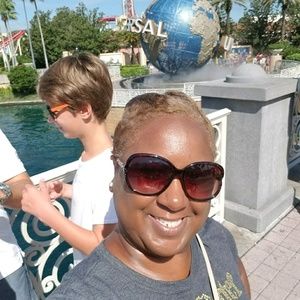 Meet your Posher, Dedra