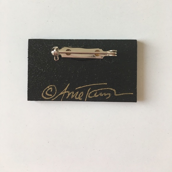 Make a statement lapel pins - Picture 5 of 5