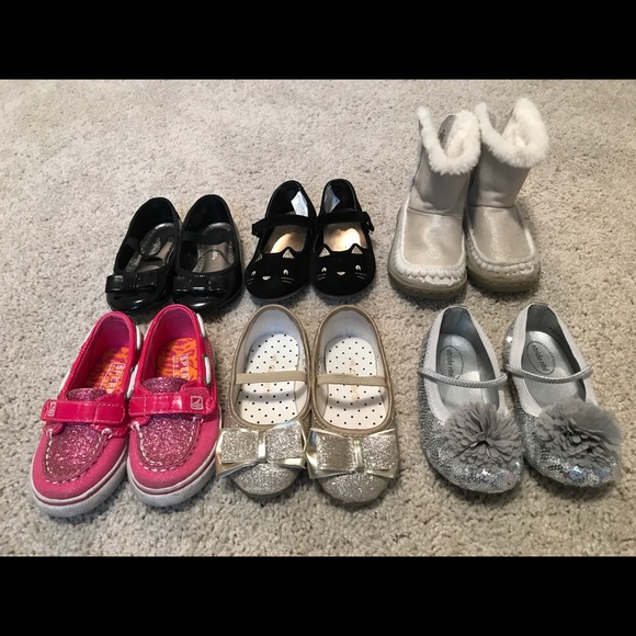 Toddler Size 6 Shoes - Picture 1 of 2