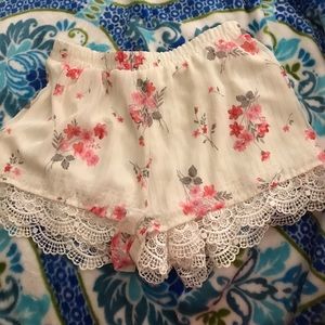 Floral shorts ‼️price drop‼️