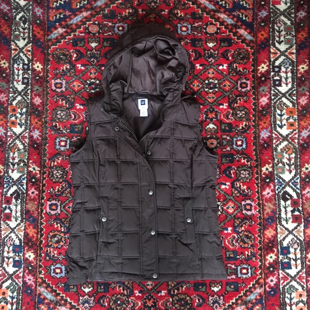 GAP quilted vest. Size small. Like new!