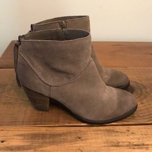 Steve Madden Milaan Grey Suede Booties - Size 10