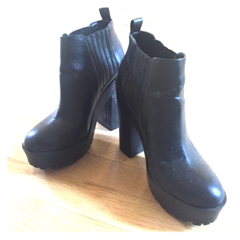 Kendall & Kylie Madden Black Boot Heels