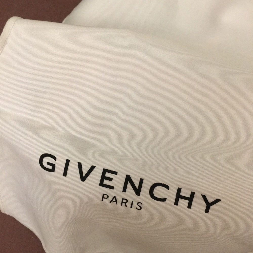 Givenchy pouch - Picture 2 of 3