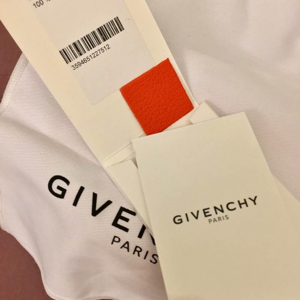 Givenchy pouch - Picture 3 of 3