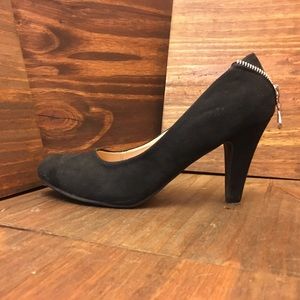 Black heels with great zipper detail