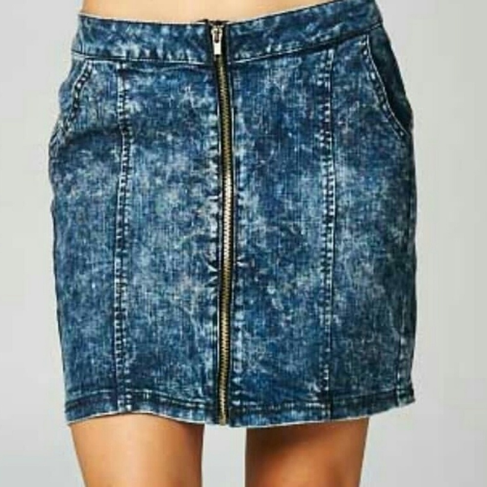 High wasted denim skirt
