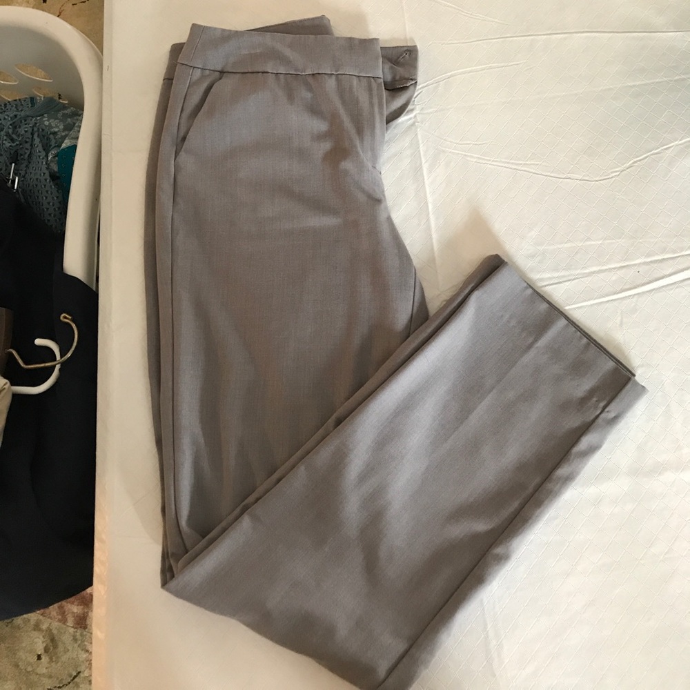 Anne Klein sz 4 Grey Pants