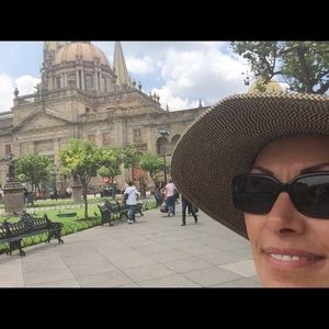 Meet your Posher, Maria
