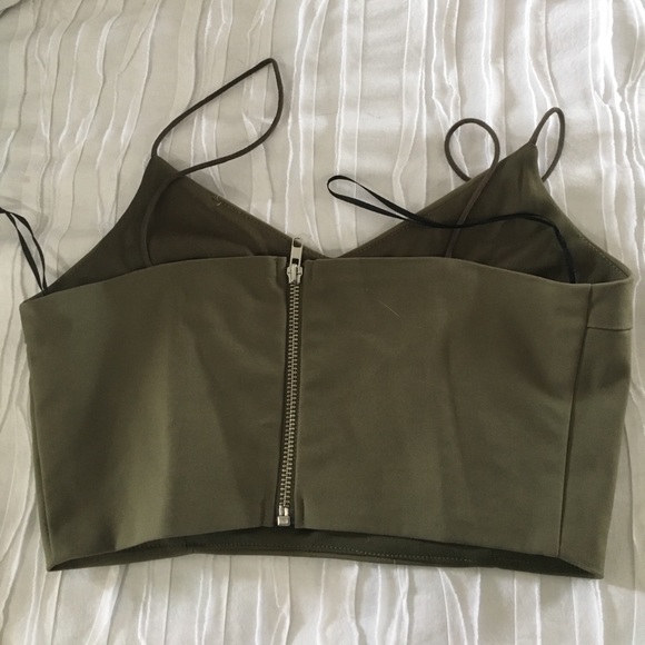 Green Crop top - Picture 2 of 3