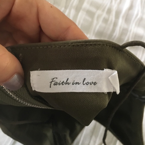 Green Crop top - Picture 3 of 3