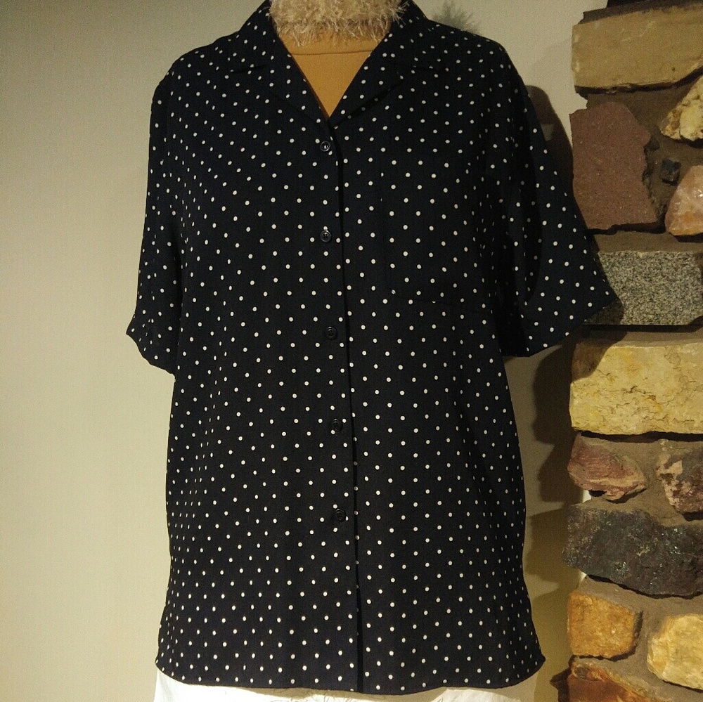 Black short sleeve blouse