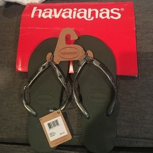 Olive green Havainas - brand new!